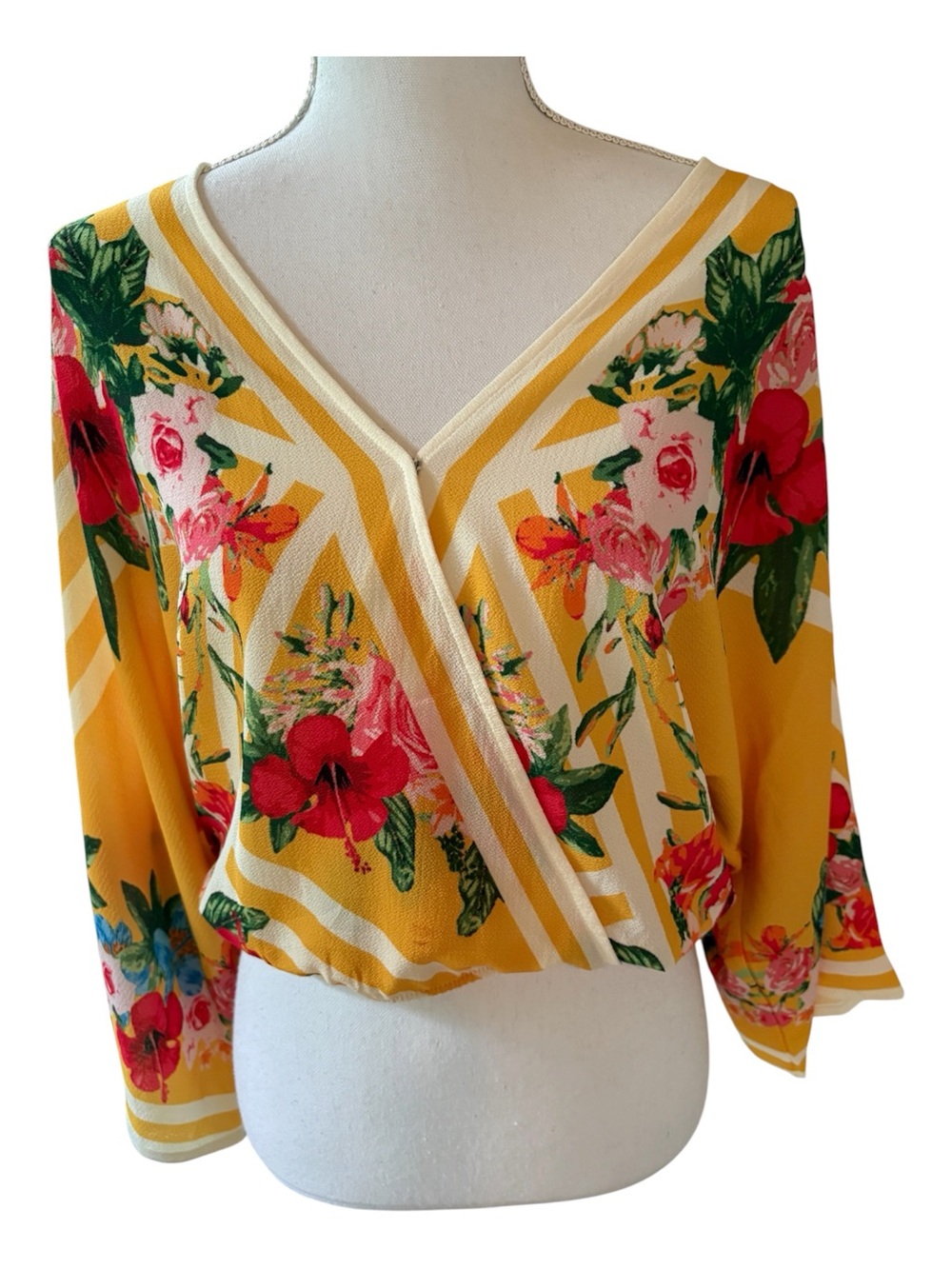 NWT. Flying Tomato Colorful Yellow Floral Blouse. Size M